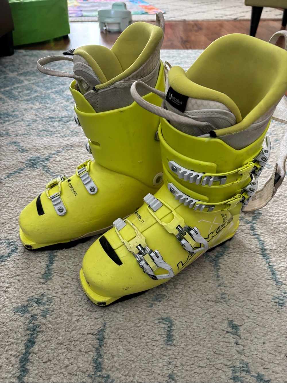 Women’s Neon Yellow Lange XT 110 Freetour LV